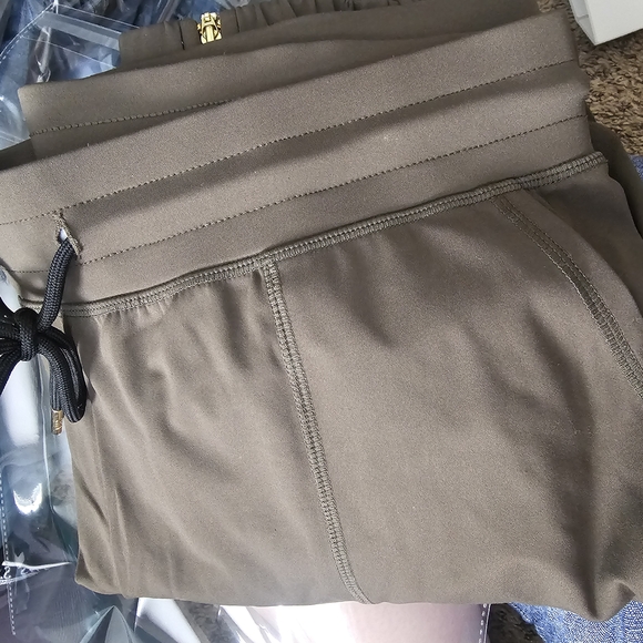 ZYIA Green Olive Peak Short Joggers Sport Zip Ankle Drawstring Waist Sz Large - Picture 3 of 5